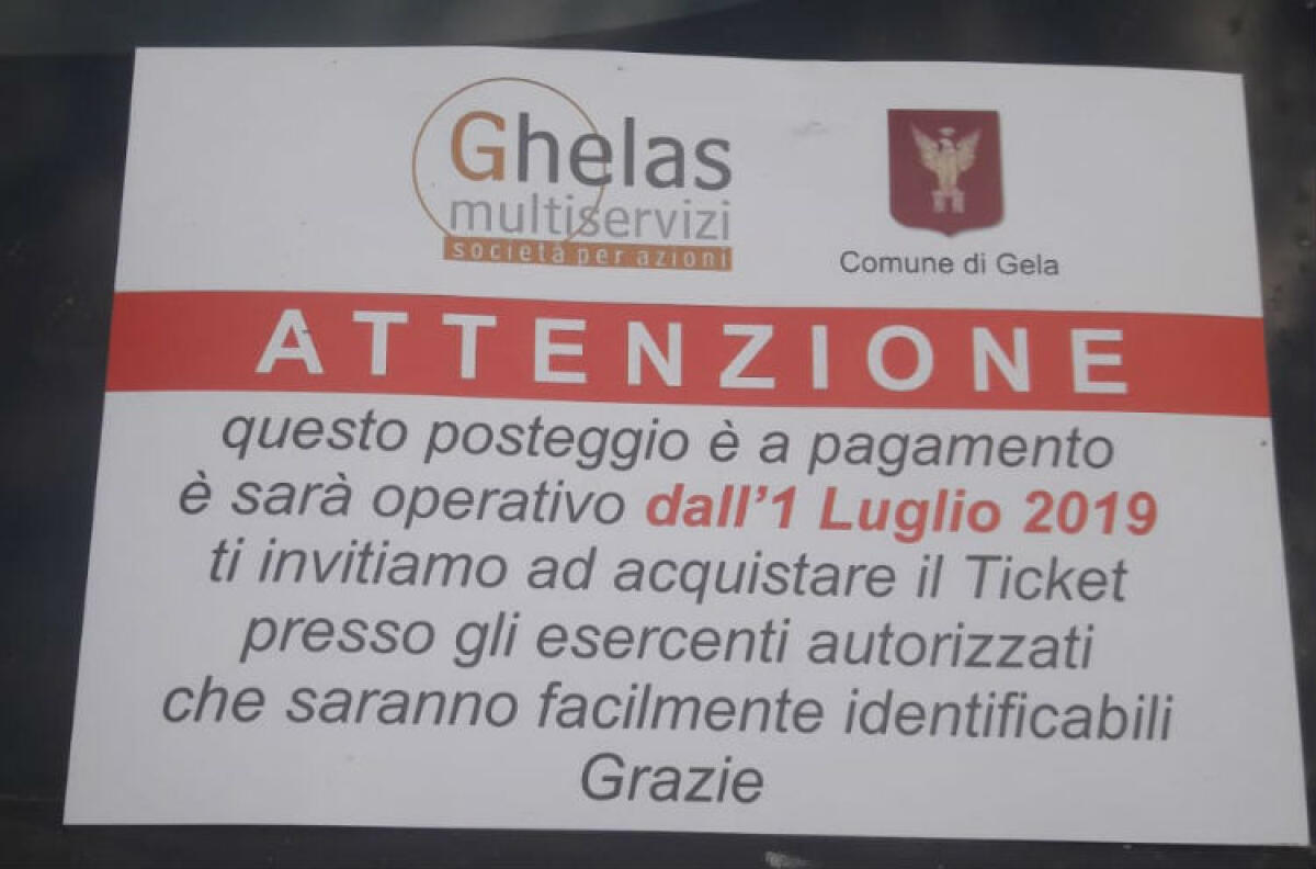 Caos strisce blu, talloncini sulle auto per il riavvio: "Bloccare tutto Ghelas non è pronta" - 