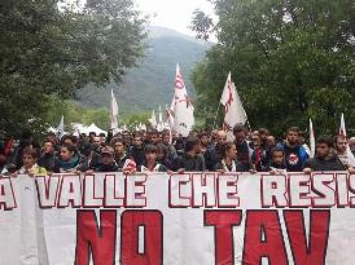 AL VIA MARCIA "NO TAV" SOTTO LA PIOGGIA - 