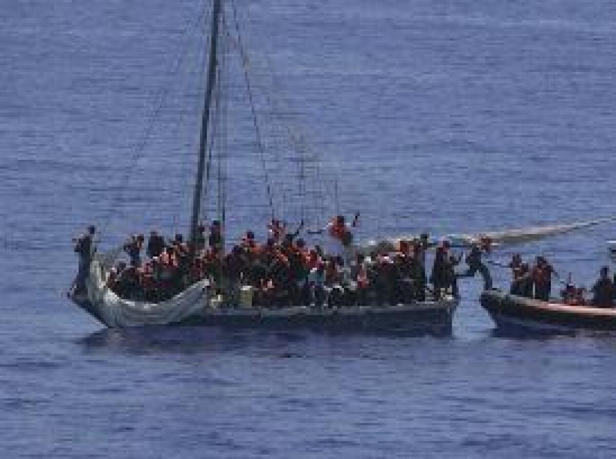 NAUFRAGIO AL LARGO DELLE COSTE TUNISINE, 80 DISPERSI - 