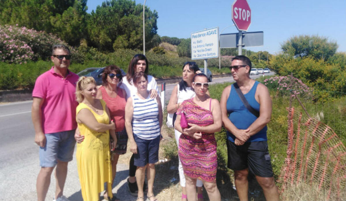 La strada della morte fa ancora vittime, residenti si ribellano: "Basta lutti serve messa in sicurezza" - I residenti hanno già denunciato la totale insicurezza della strada principale e i mancati interventi