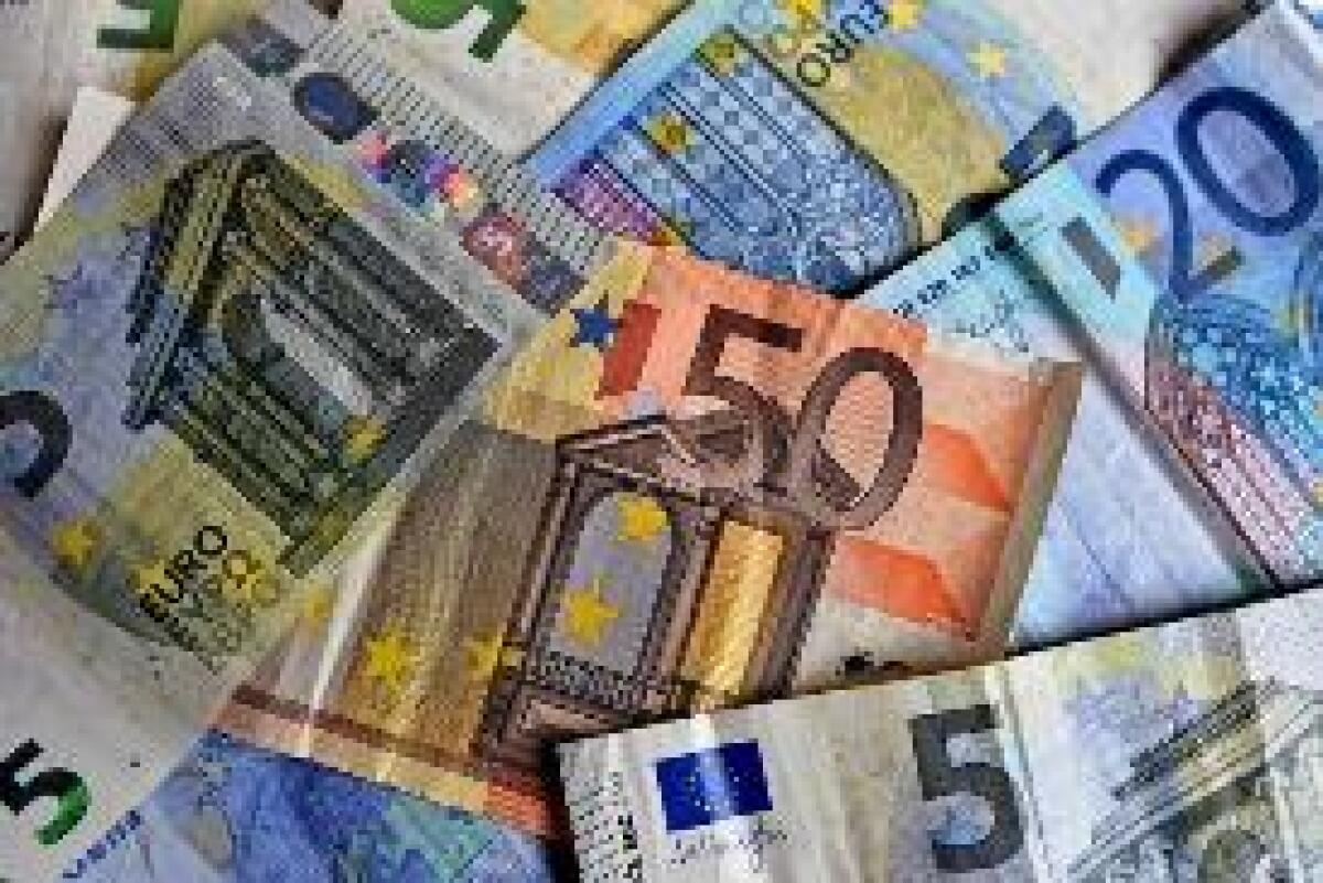 LA PRESSIONE DELLE TASSE SUI CONTRIBUENTI ONESTI E' AL 48% - 