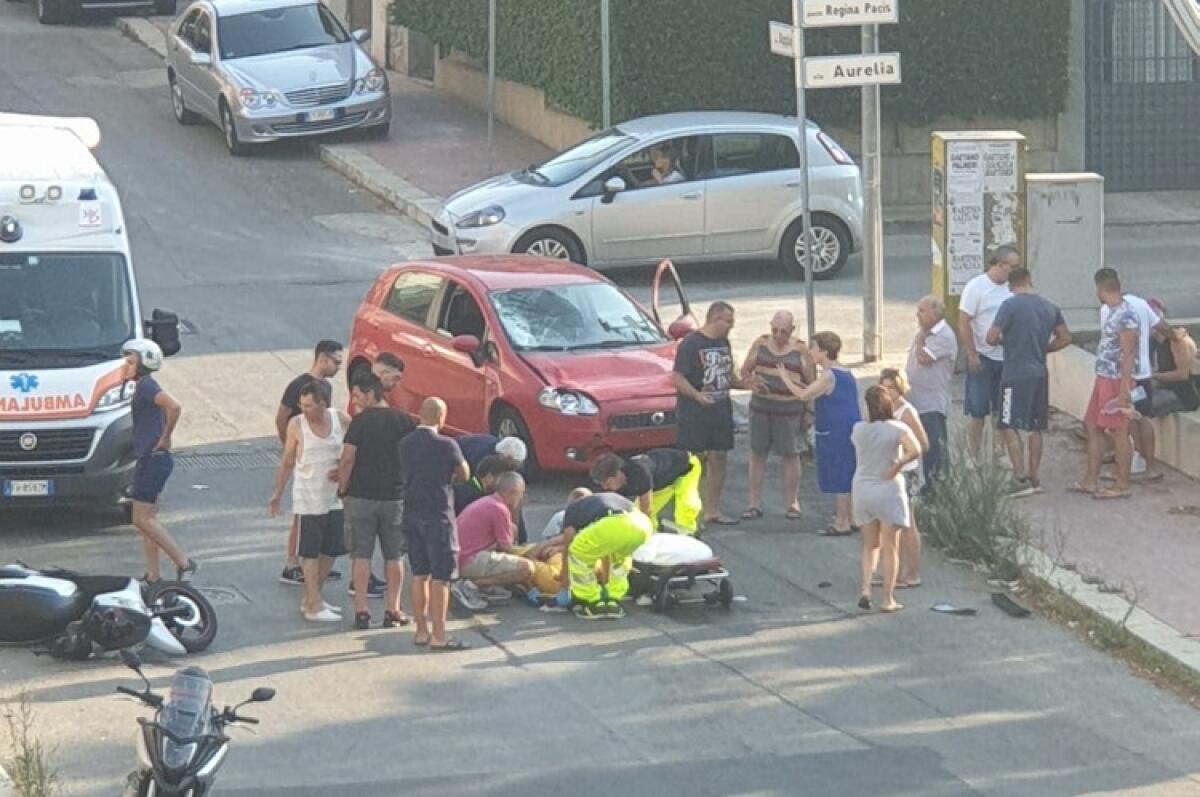 Fondo Iozza, violento scontro tra uno scooter e un'auto: due feriti - 