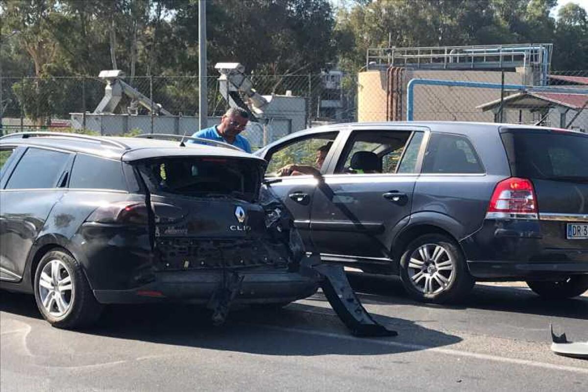 Scontro tra una Renault Clio ed un'autobotte, traffico paralizzato sulla 115 - 