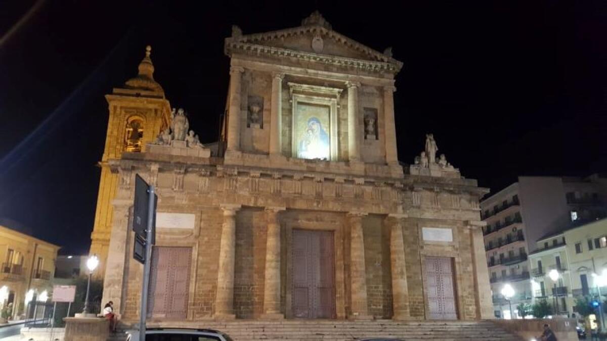 Innalzato il quadro raffigurante Maria D'Alemanna in Chiesa Madre - 