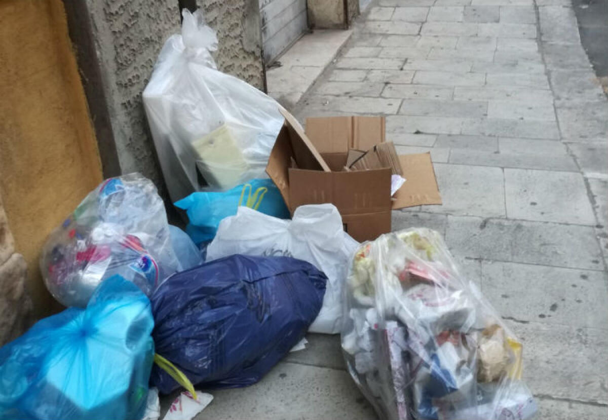 Ferragosto e fine settimana, ecco i turni di raccolta dei rifiuti - 