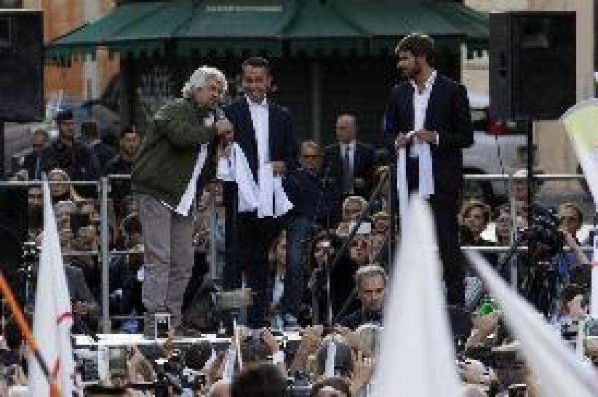 GRILLO RIUNISCE VERTICI M5S NELLA SUA VILLA IN TOSCANA - 