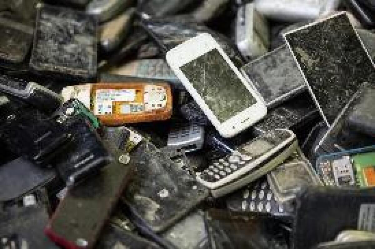 SECONDO UNO STUDIO L'USO DEI CELLULARI NON AUMENTA IL RISCHIO TUMORI - 