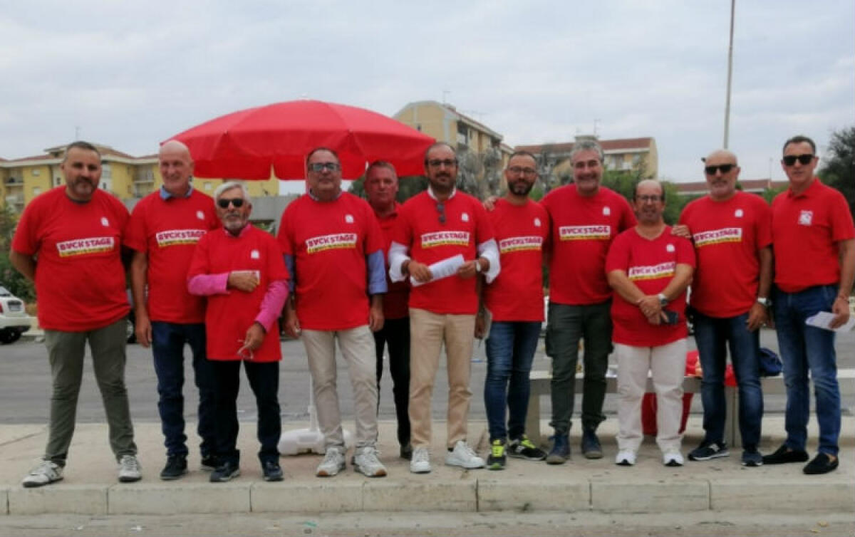 Lavoro nero e imprese di comodo, Cgil: "Chi ha parlato di lotta alla mafia non ha mai affrontato il problema" - I sindacalisti della Cgil si sono radunati alla rotonda est