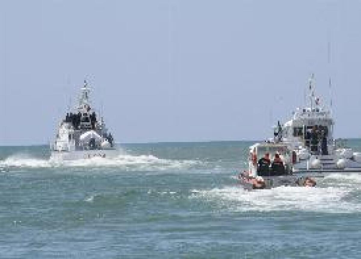 ALARM PHONE "BARCA CAPOVOLTA NEL MEDITERRANEO, TEMIAMO UNA STRAGE" - 
