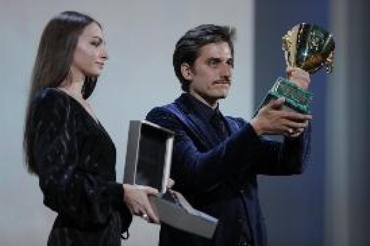 VENEZIA, MARINELLI "DEDICO IL PREMIO A CHI SALVA VITE IN MARE" - 