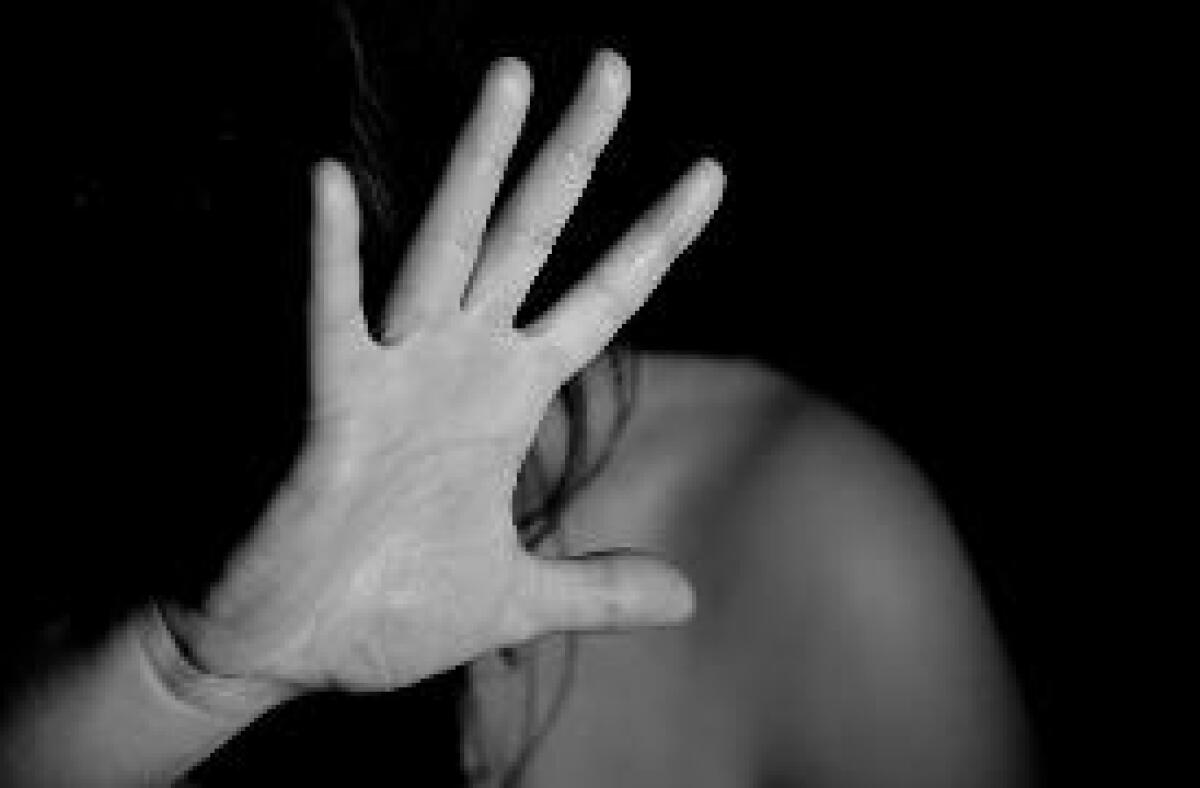 "VOLEVA IMPORRE IL MATRIMONO ALLE FIGLIE", ARRESTATO - 