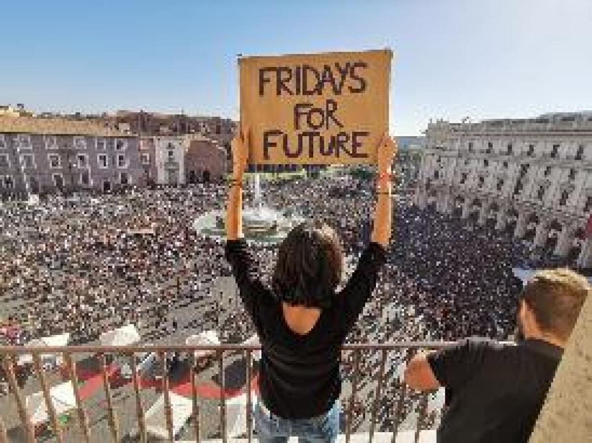 CLIMA, MANIFESTAZIONI IN 180 CITTÀ ITALIANE "SIAMO PIÙ DI UN MILIONE" - 