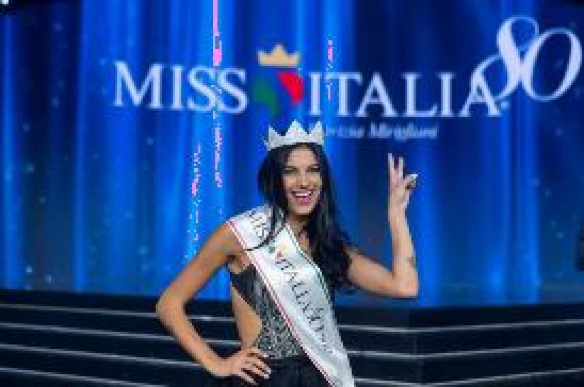 CAROLINA STRAMARE ELETTA MISS ITALIA, 2^ LA SICILIANA SERENA PETRALIA - 