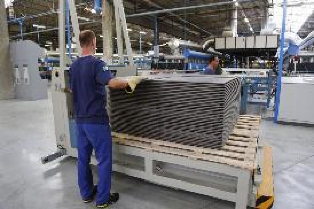 INDUSTRIA, AD AGOSTO PREZZI ALLA PRODUZIONE IN FLESSIONE - 