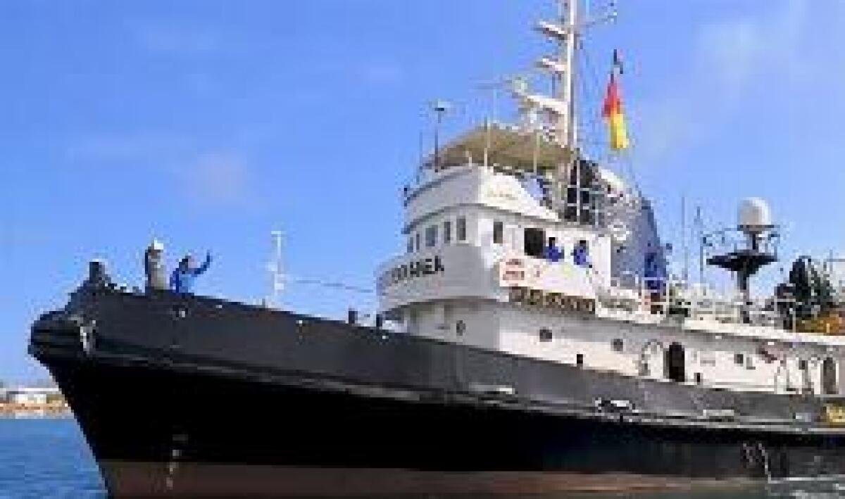 NUOVO SBARCO MIGRANTI A LAMPEDUSA, ANCORA FERMA AL LARGO NAVE MARE JONIO - 