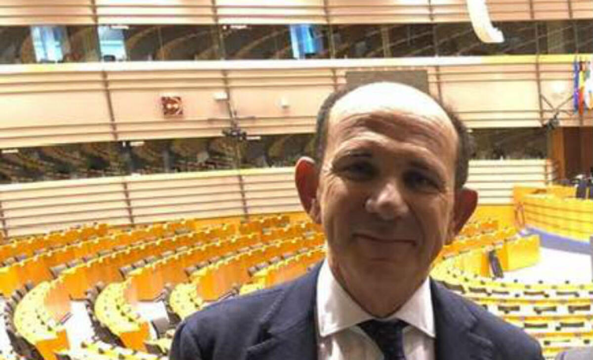 "Dem-M5s? Non ero eretico quando l'ho proposto in città", Siragusa: "Pd cambi modi di fare" - Siragusa spiega di non essere interessato alle "isterie" di Forza Italia