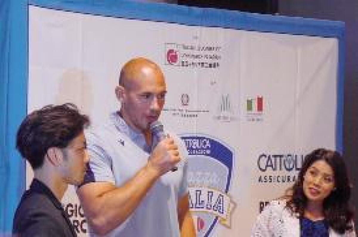 CATTOLICA ASSICURAZIONI PIAZZA ITALIA ASSIEME AGLI AZZURRI DEL RUGBY - 