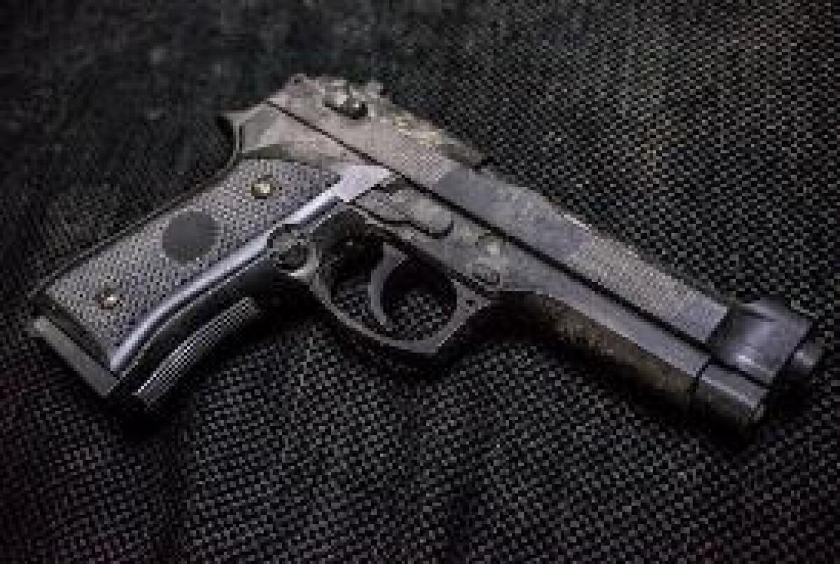 NAPOLI, TRE ARRESTI PER LA SPARATORIA ALL'OSPEDALE PELLEGRINI - 