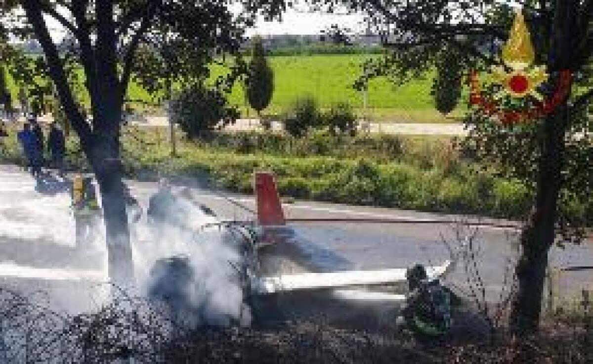 ULTRALEGGERO PRECIPITA A BERGAMO, UN MORTO E TRE FERITI - 