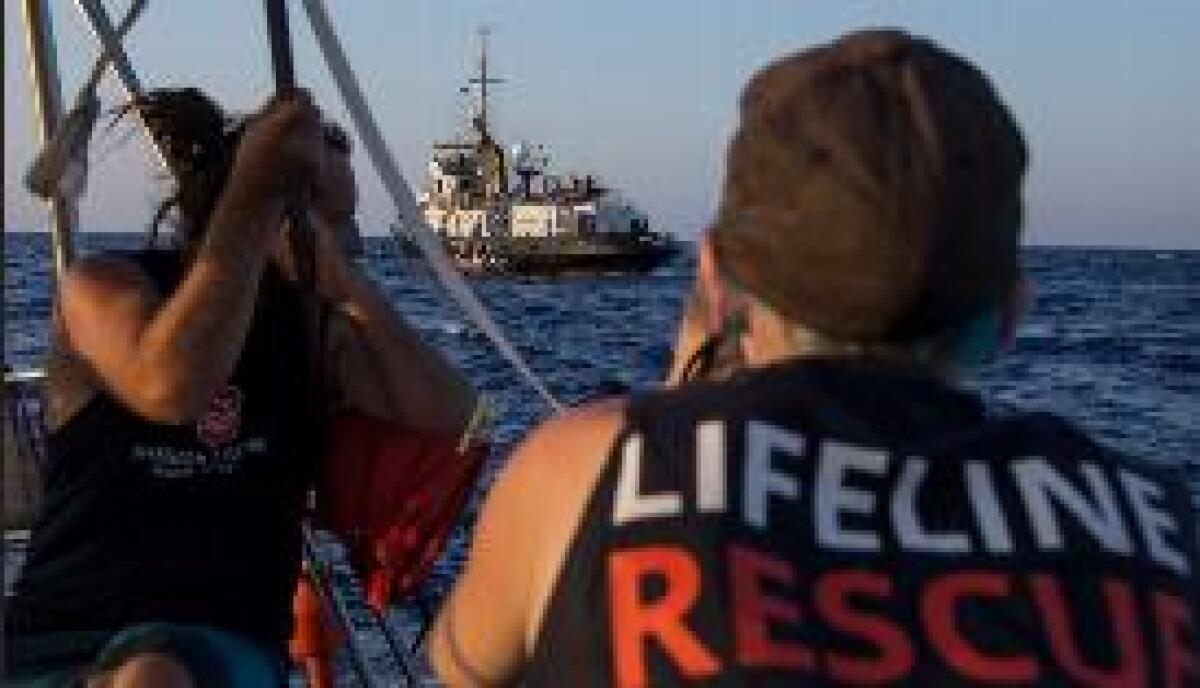 MIGRANTI, LA NAVE "ELEONORE" VERSO POZZALLO. SARA' SEQUESTRATA - 