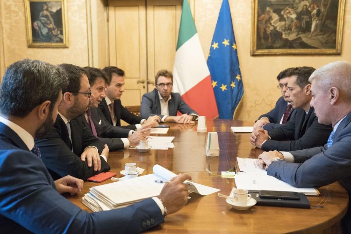 WHIRLPOOL CONFERMA LA CHIUSURA DELLO STABILIMENTO DI NAPOLI - 