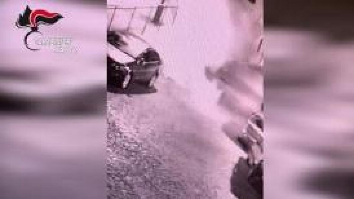 BOMBE SOTTO CASA DI UN IMPRENDITORE A SORRENTO, ARRESTATO 34ENNE - 
