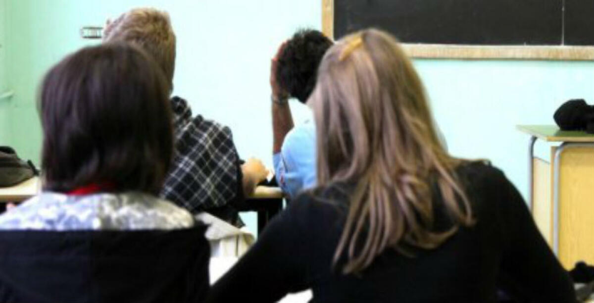 Pugni e sputi, compagno di classe preso di mira da due baby bulli: ora sono dal gup - 