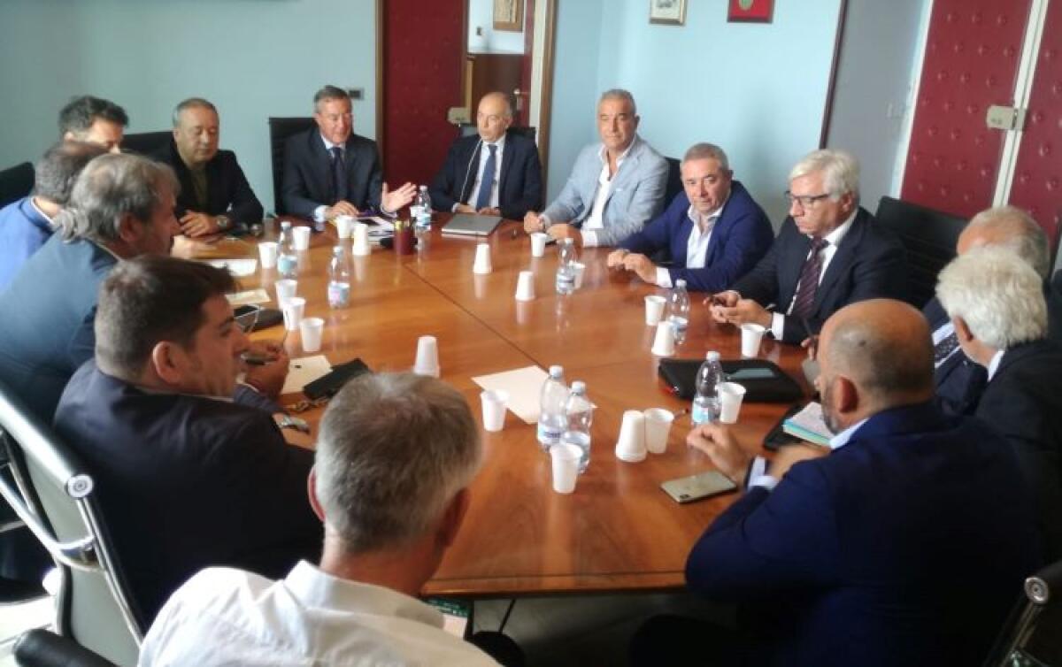 Nuovo tavolo su investimenti Eni, "congelata" proroga Via: manager azienda non ci saranno - 