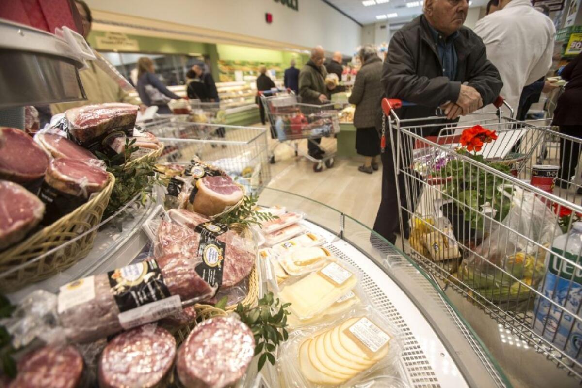 INFLAZIONE STABILE A OTTOBRE, CONSUMI DEBOLI - 