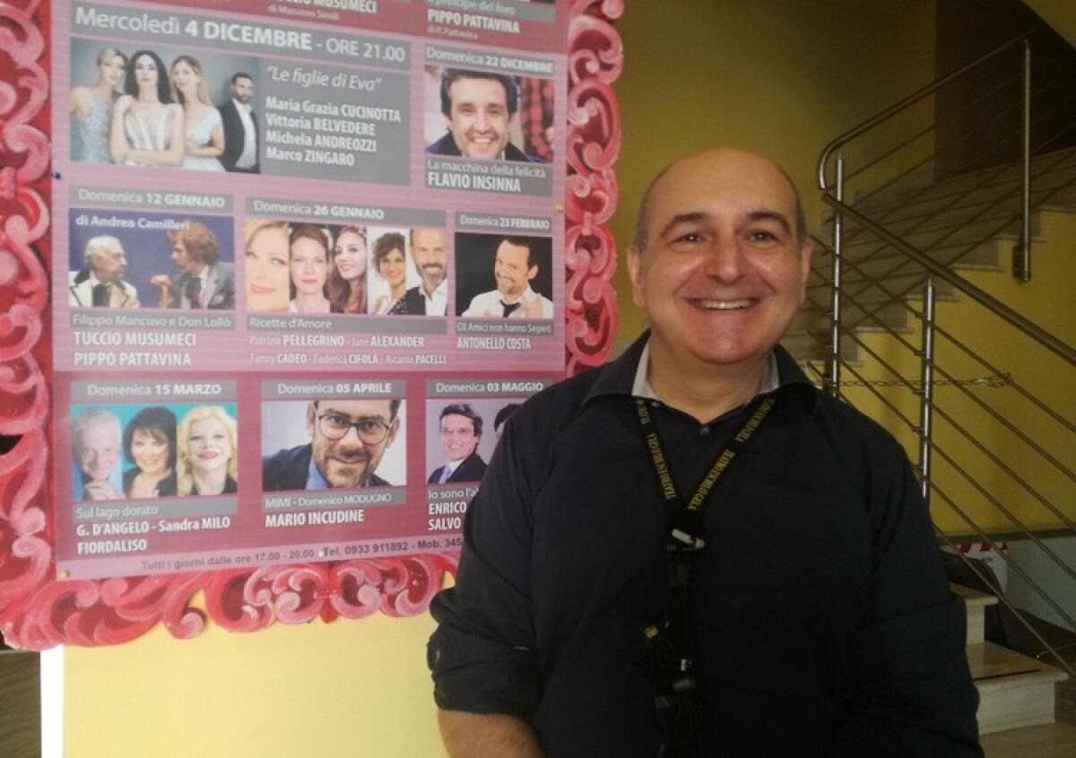 Flavio Insinna, Tuccio Musumeci  e la Cucinotta nella stagione teatrale - 