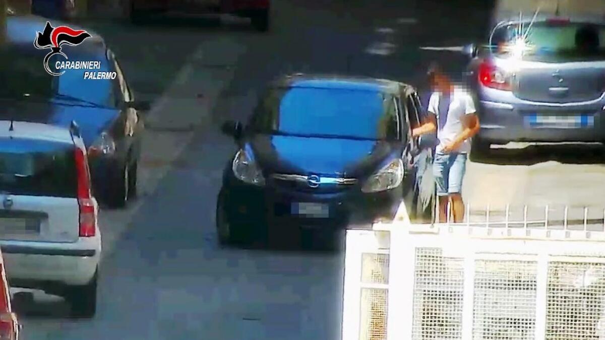 BLITZ ANTIDROGA ALLO ZEN DI PALERMO, 10 ARRESTI - 