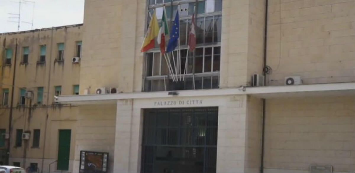 Al settore ambiente del Comune non c'è carta, la comprano i dipendenti - 