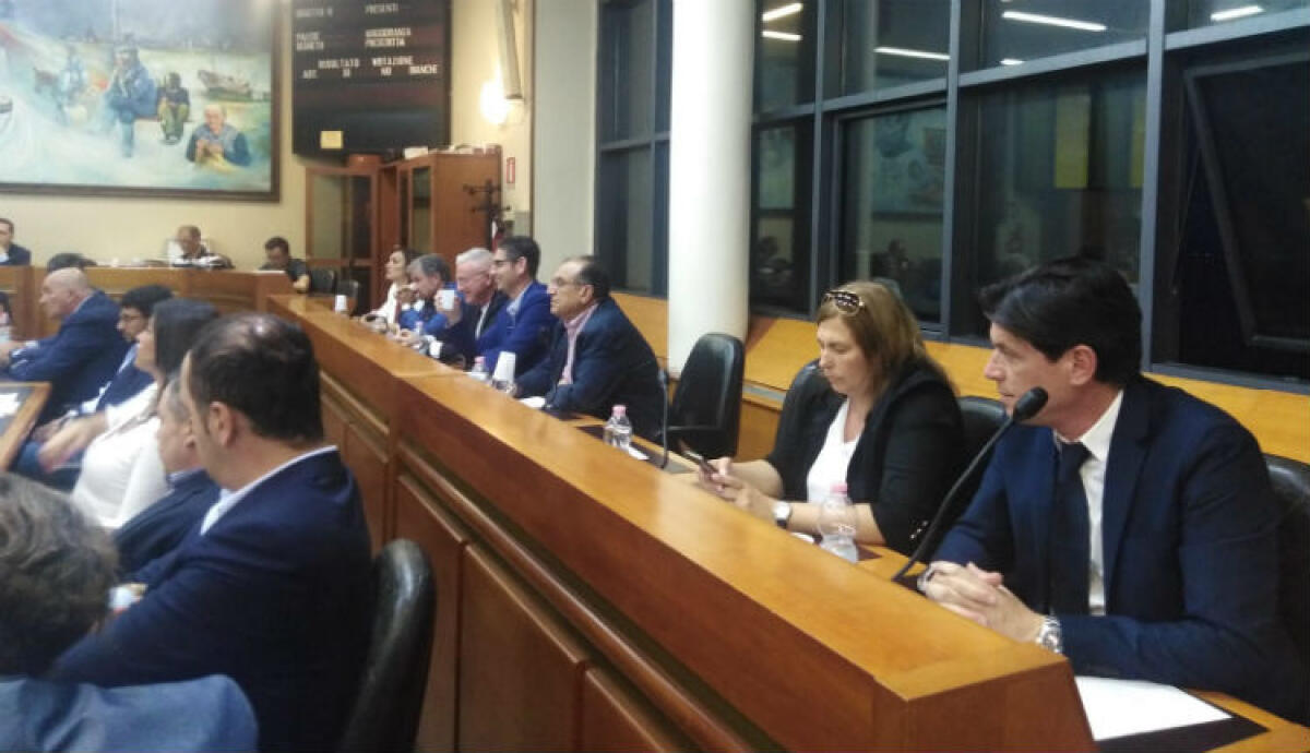 Convinti...ma non troppo, faccia a faccia Greco-alleati: rimangono distanze e ora la prova d'aula - Immagini di repertorio