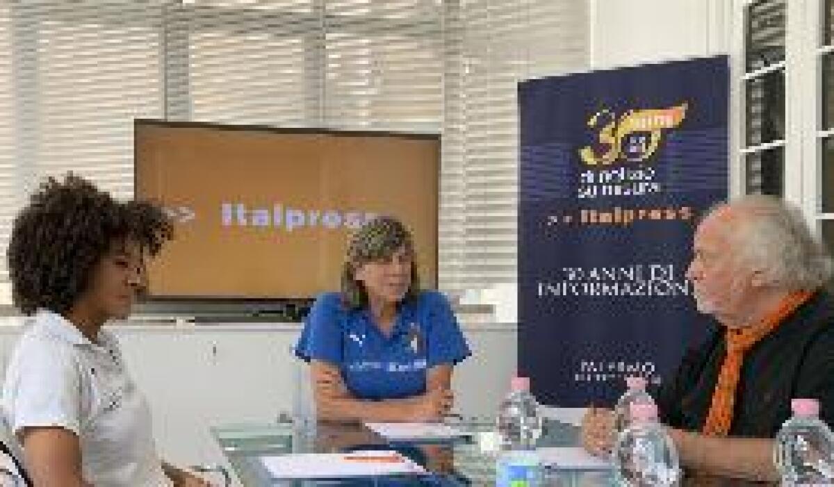 CT ITALIA DONNE MILENA BERTOLINI "AL CALCIO SERVONO LE QUOTE ROSA" - 