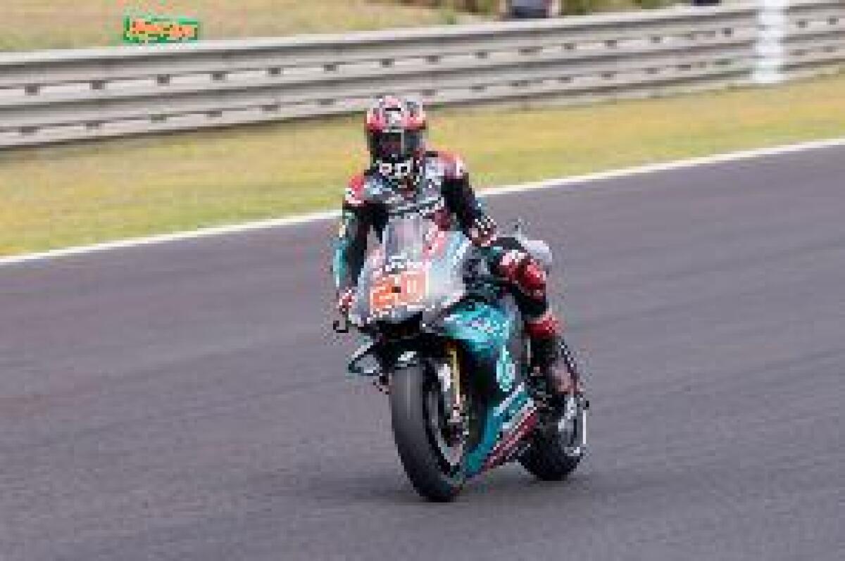 LE YAMAHA DETTANO IL PASSO IN THAILANDIA, PAURA PER MARQUEZ - 