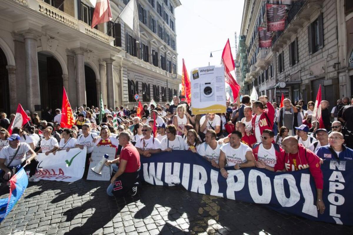 WHIRLPOOL, STOP A PROCEDURA DI CESSIONE PER STABILIMENTO DI NAPOLI - 