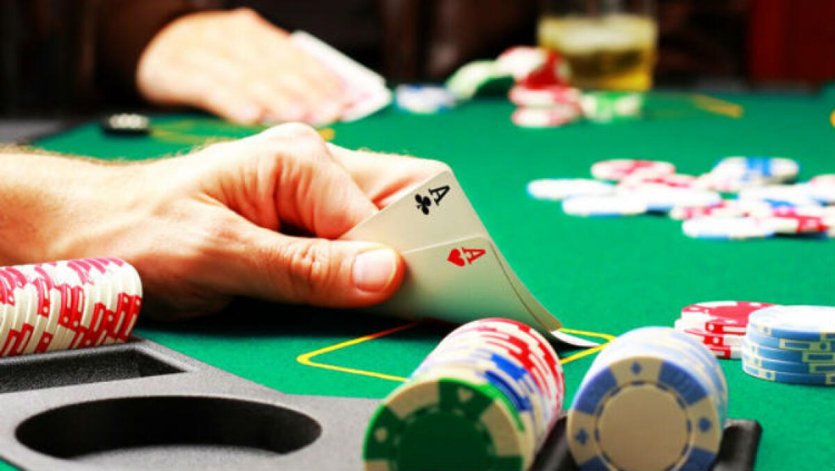 Facoltosi professionisti truffati al tavolo del texas hold'em, scattano arresti: giro da migliaia di euro - 