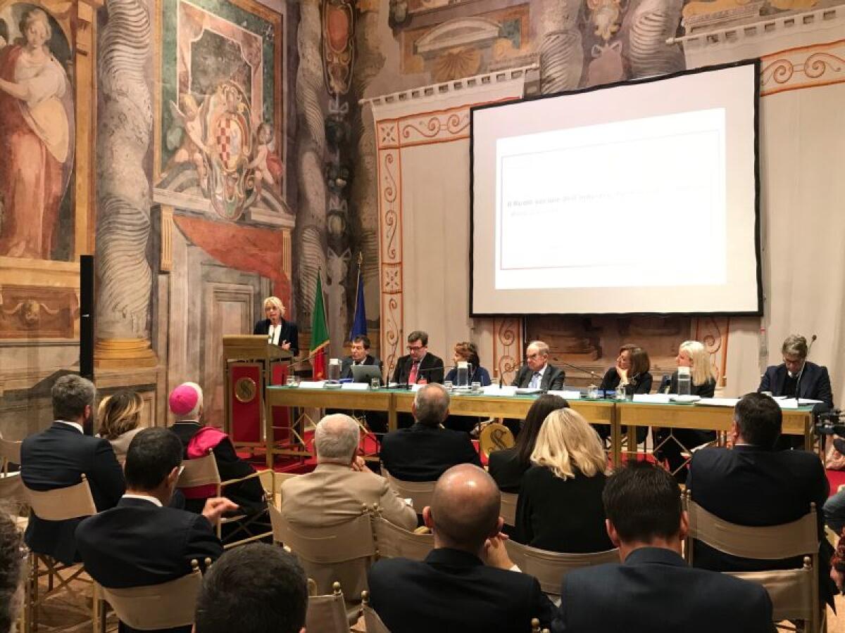 INDUSTRIA FARMACEUTICA INVESTE 1 MILIARDO L’ANNO E CHIEDE STABILITÀ - 