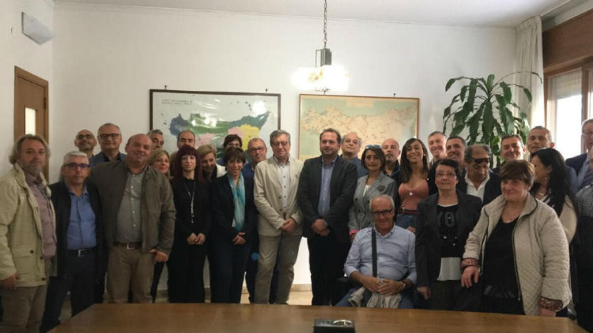 Erano precari "storici", dopo trenta anni al Consorzio di bonifica arriva la stabiizzazione - Lavoratori del Consorzio