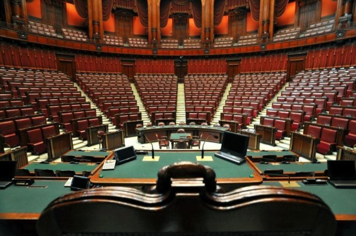 CAMERA, DEPUTATO DELLA LEGA FA PROPOSTA DI MATRIMONIO IN AULA -
