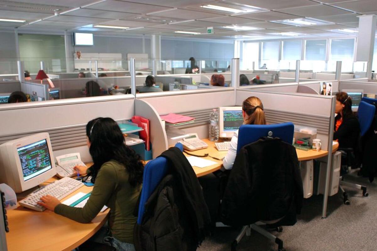 MADRI PENALIZZATE, SOLO IL 57% HA UN LAVORO - 