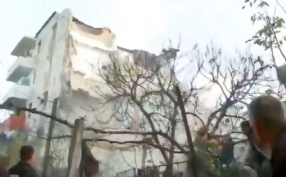 ALBANIA, ALMENO 24 MORTI E OLTRE 650 FERITI - 