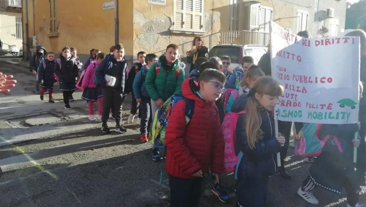 Alla "Solito" i bambini si riprendono la strada, niente auto: Morgana, "riconquistano diritti" - L'iniziativa strade scolastiche verrà ripetuta alla "Solito"