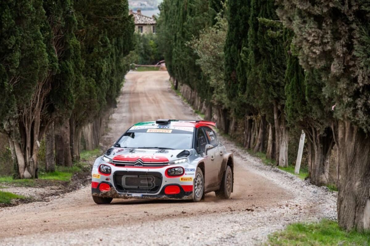 RALLY, AL TUSCAN REWIND VITTORIA CITROEN SFUMA PER UNA FORATURA ANOMALA - 