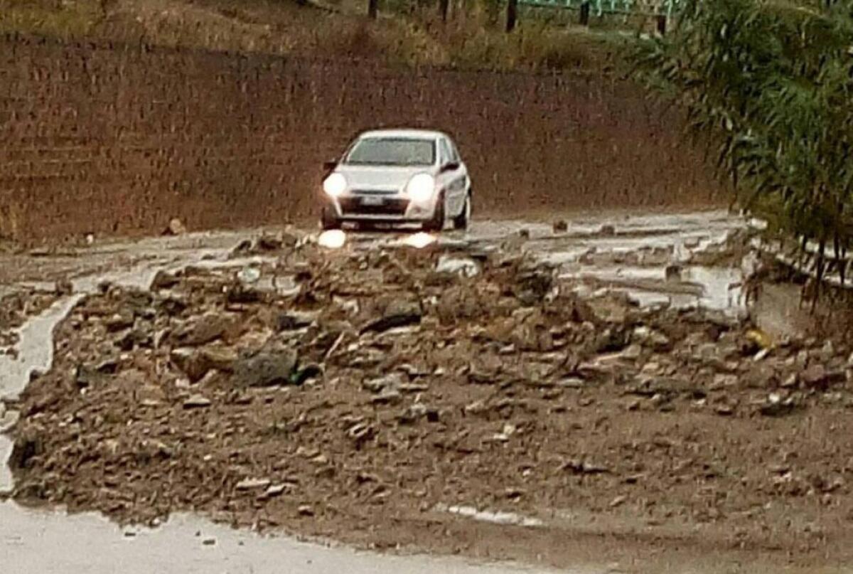 Il maltempo preoccupa per le raffiche di vento, Niscemi rimane isolata - (foto La Sicilia)