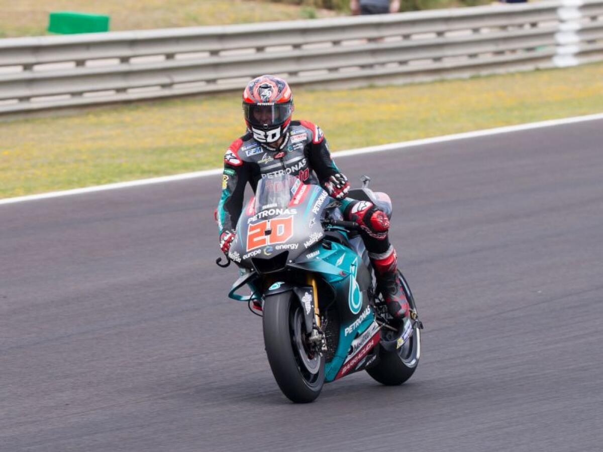 QUARTARARO NON SI FERMA PIÙ, POLE A VALENCIA DAVANTI A MARQUEZ - 