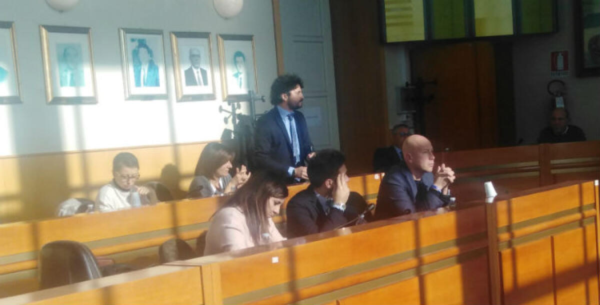 Passa contratto Ghelas, tensione alle stelle su commissione indagine: "C'è chi vuole coprire qualcuno" - L'opposizione ha scritto anche al prefetto