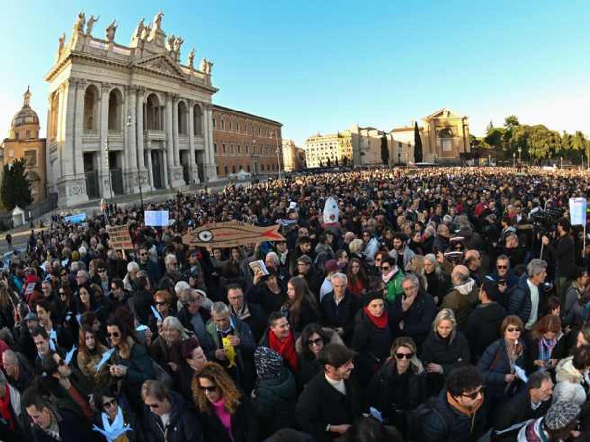 LE SARDINE IN PIAZZA A ROMA, SANTORI “LA POLITICA NON È MARKETING” - 