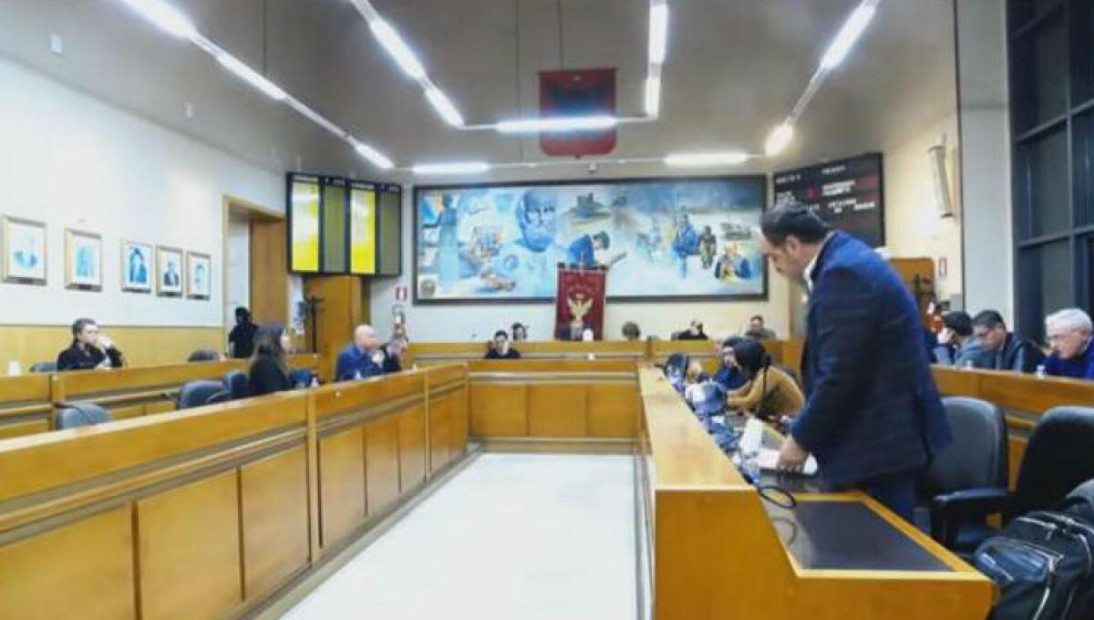 "Lavori via Martinica partono tra un paio di mesi", question time: "Ex strisce blu? Valutiamo" - 