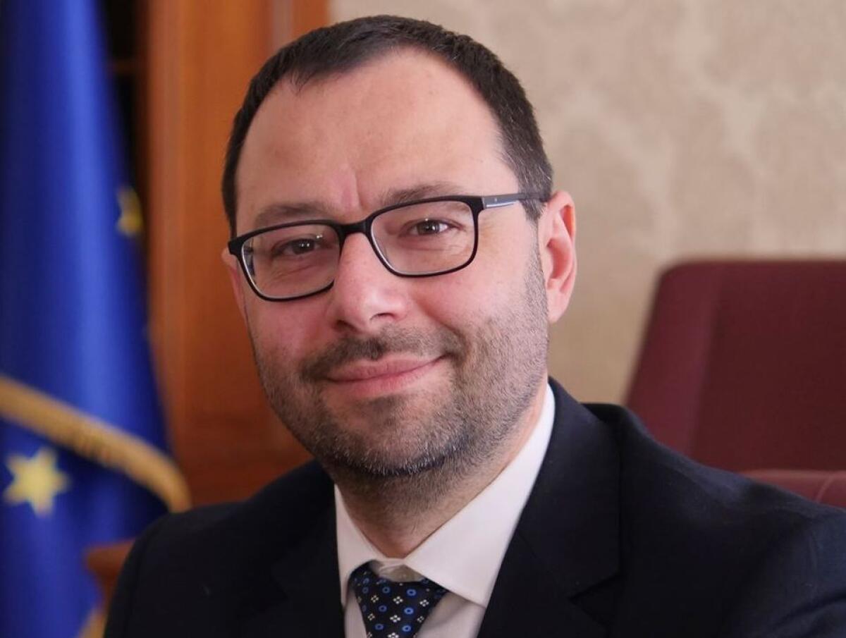 PATUANELLI “SEI MESI PER SALVARE ALITALIA, ULTIMO TENTATIVO” - 